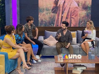Cynthia Rodríguez feet photo thumbnail