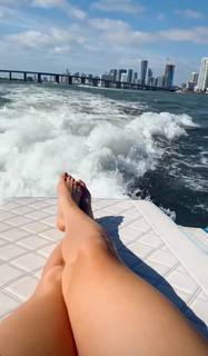 Cynthia Rodríguez feet photo thumbnail