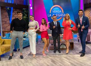 Cynthia Rodríguez feet photo thumbnail