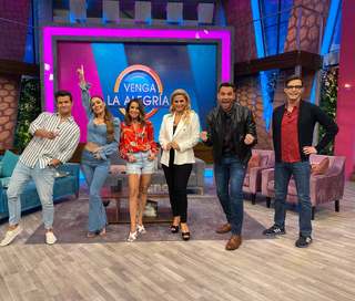 Cynthia Rodríguez feet photo thumbnail