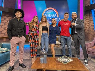 Cynthia Rodríguez feet photo thumbnail