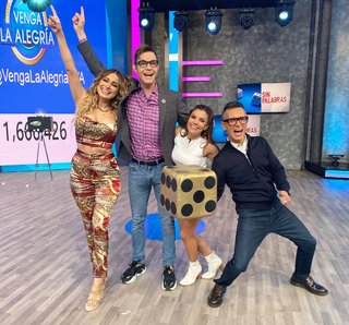 Cynthia Rodríguez feet photo thumbnail