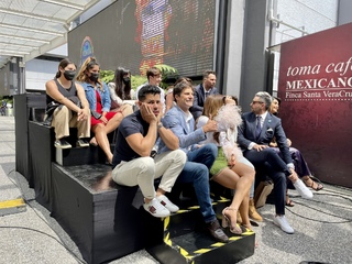 Cynthia Rodríguez feet photo thumbnail