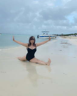 Cynthia Rothrock feet photo thumbnail