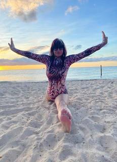 Cynthia Rothrock feet photo thumbnail
