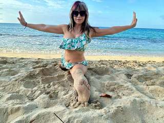 Cynthia Rothrock feet photo thumbnail