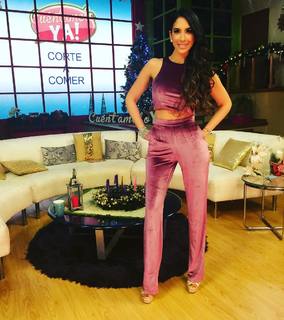 Cynthia Urias feet photo thumbnail