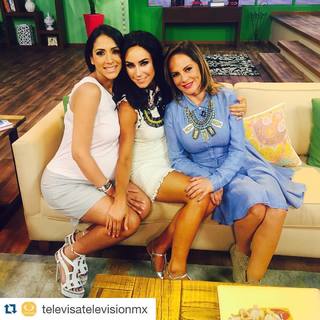 Cynthia Urias feet photo thumbnail