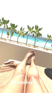 Cynthia Urias feet photo thumbnail