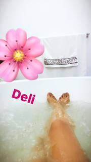 Cynthia Urias feet photo thumbnail