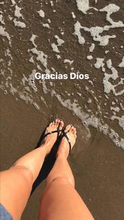 Cynthia Urias feet photo thumbnail