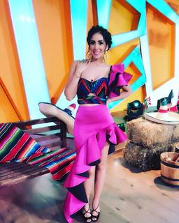 Cynthia Urias feet photo thumbnail