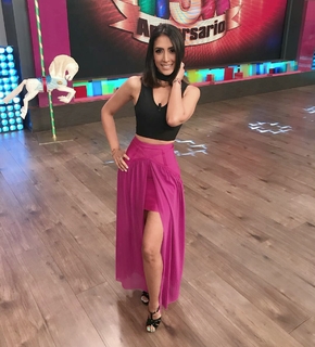 Cynthia Urias feet photo thumbnail