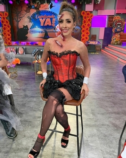 Cynthia Urias feet photo thumbnail