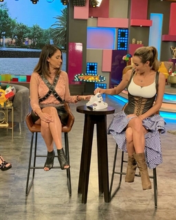 Cynthia Urias feet photo thumbnail