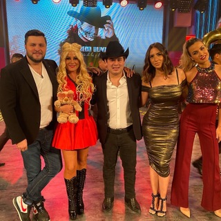 Cynthia Urias feet photo thumbnail