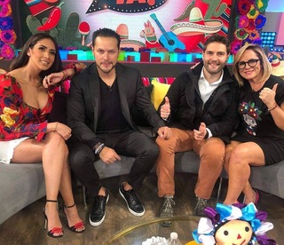 Cynthia Urias feet photo thumbnail