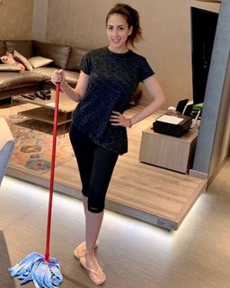 Cynthia Urias feet photo thumbnail