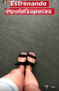 Cynthia Urias feet photo thumbnail
