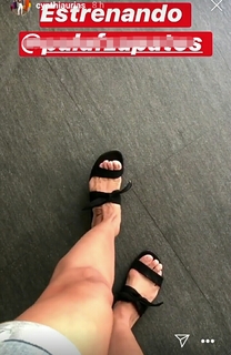 Cynthia Urias feet photo thumbnail