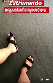 Cynthia Urias feet photo thumbnail