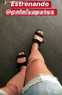 Cynthia Urias feet photo thumbnail