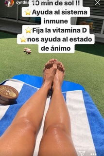 Cynthia Urias feet photo thumbnail