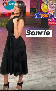 Cynthia Urias feet photo thumbnail