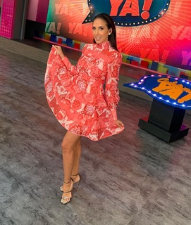 Cynthia Urias feet photo thumbnail