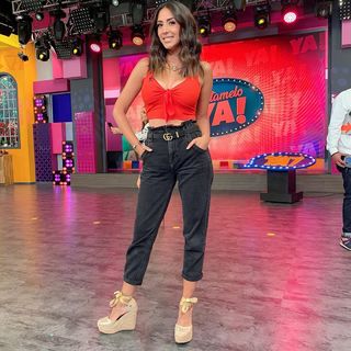 Cynthia Urias feet photo thumbnail