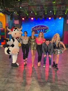 Cynthia Urias feet photo thumbnail