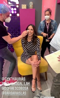 Cynthia Urias feet photo thumbnail