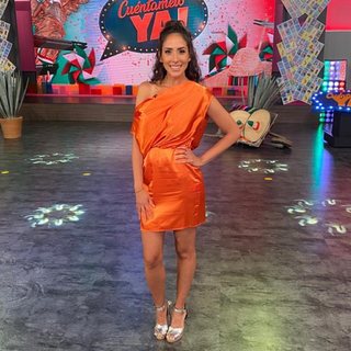 Cynthia Urias feet photo thumbnail