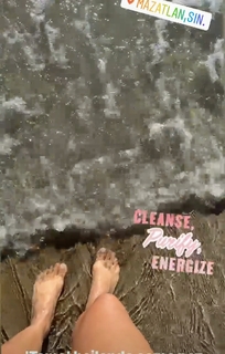 Cynthia Urias feet photo thumbnail