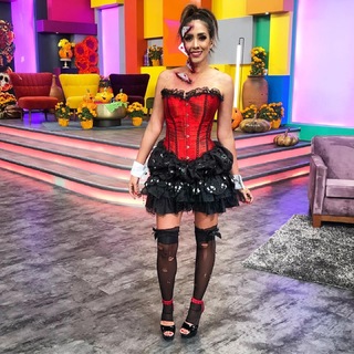 Cynthia Urias feet photo thumbnail