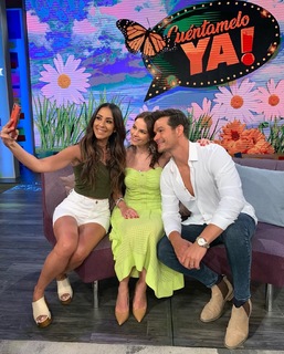 Cynthia Urias feet photo thumbnail