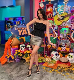 Cynthia Urias feet photo thumbnail