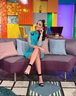 Cynthia Urias feet photo thumbnail