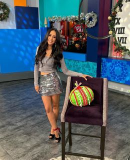 Cynthia Urias feet photo thumbnail