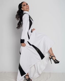 Cynthia Urias feet photo thumbnail