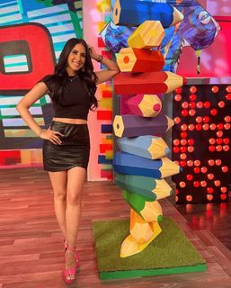 Cynthia Urias feet photo thumbnail