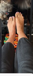 Cynthia Urias feet photo thumbnail