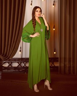 Cyrine AbdelNour feet photo thumbnail