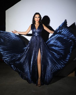 Cyrine AbdelNour feet photo thumbnail