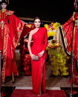 Cyrine AbdelNour feet photo thumbnail