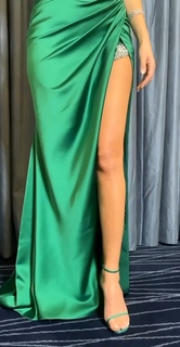 Cyrine AbdelNour feet photo thumbnail