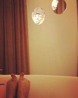 Cécile Bois feet photo 3