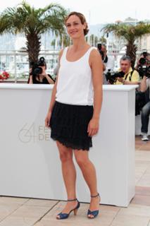 Cécile de France feet photo thumbnail