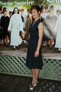 Cécile de France feet photo thumbnail