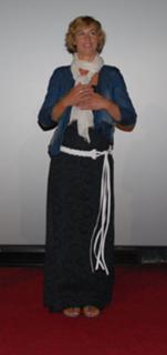 Cécile de France feet photo thumbnail